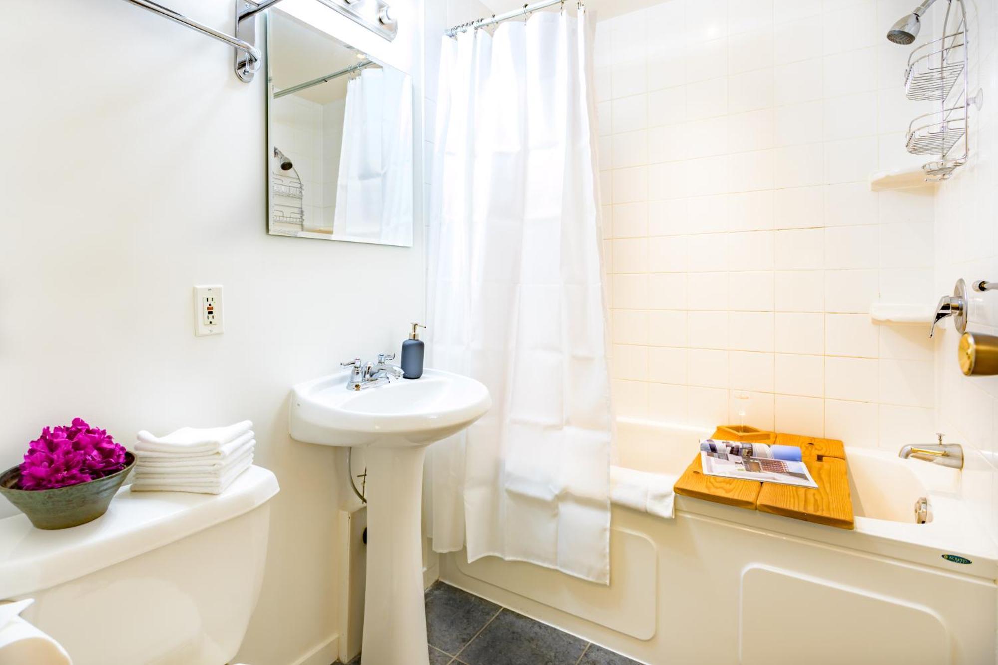 וונקובר Charming 1 Bdrm View Suite מראה חיצוני תמונה